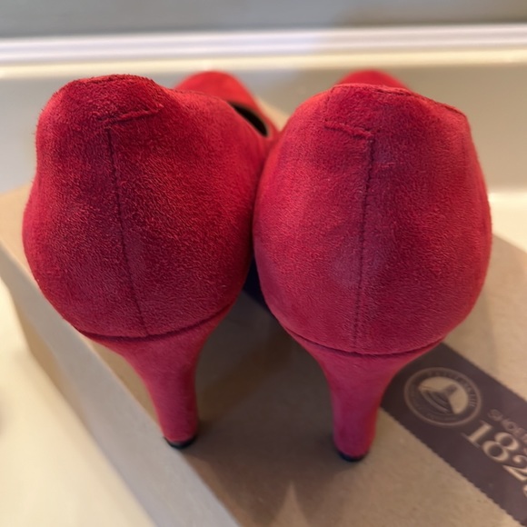 Clarks shoes  (only worn once) - Picture 6 of 7